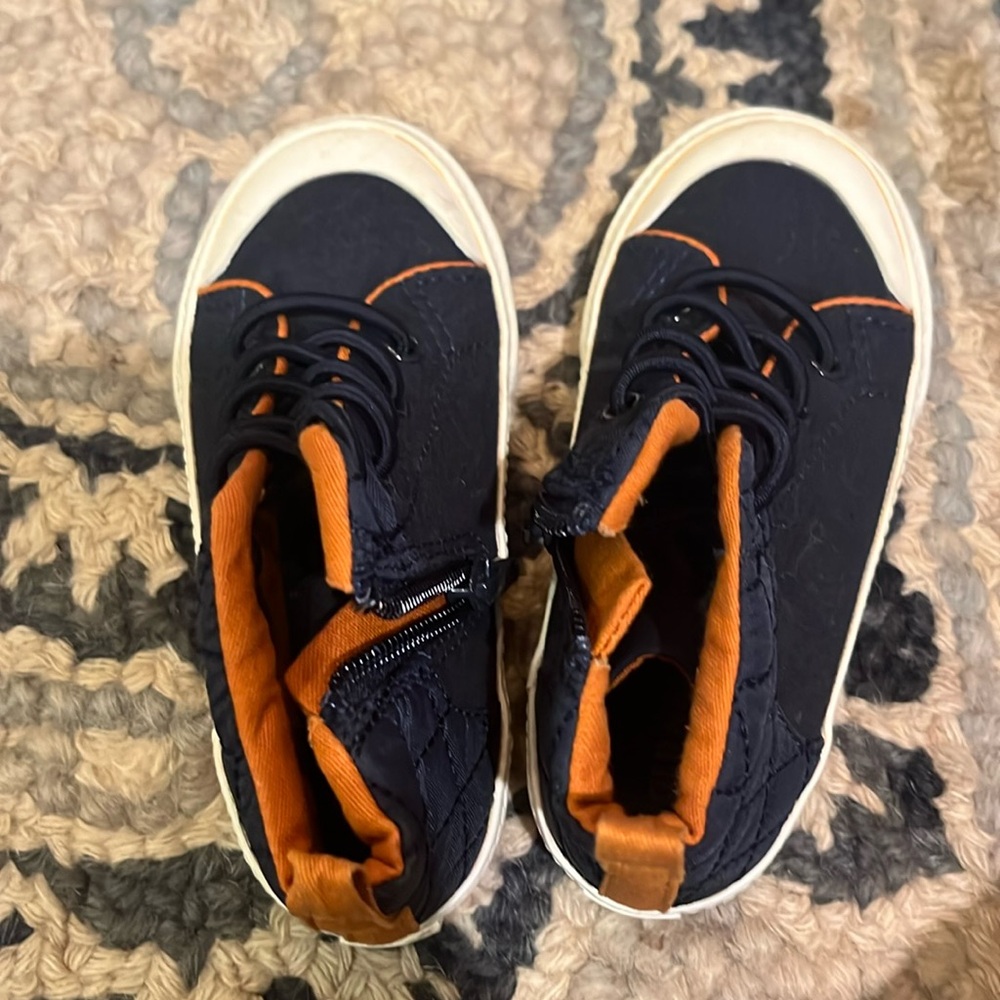 Old Navy boys shoes
